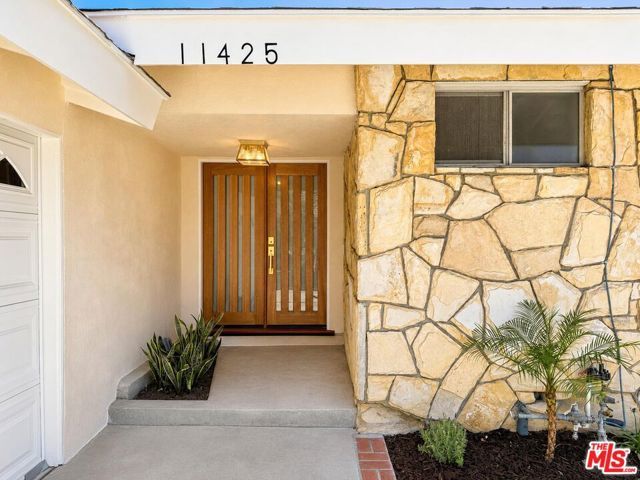 11425 Dona Evita Drive, Studio City (los Angeles), CA 91604