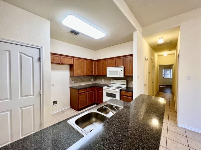 848 Mirabell Court 850, Arlington, TX 76015