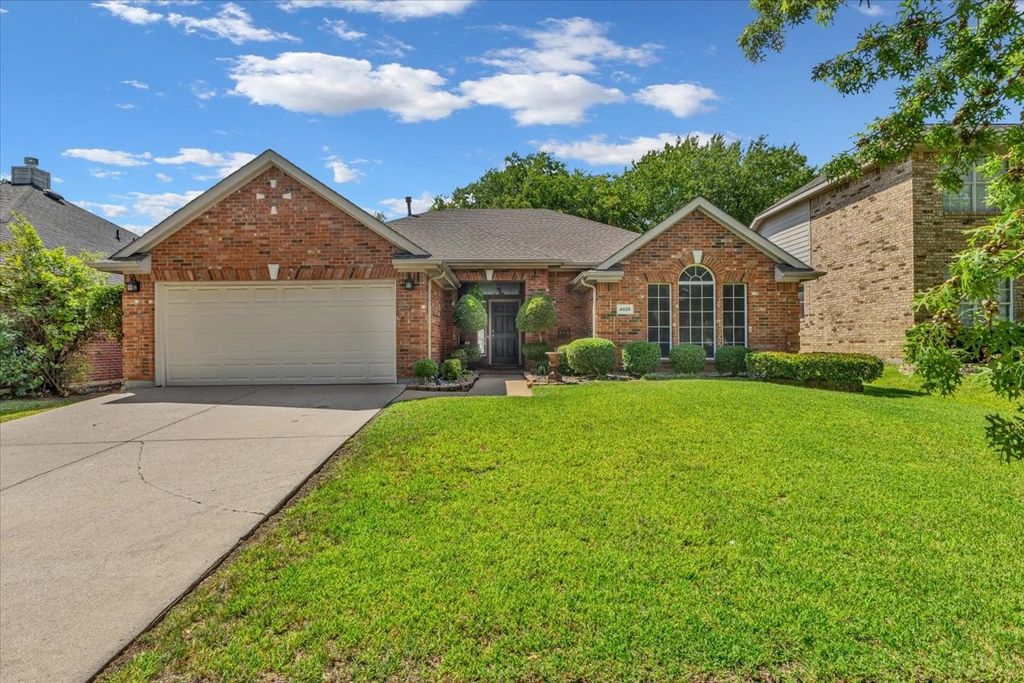 4825 Gloucester Drive, Grand Prairie, TX 75052 — photo 2