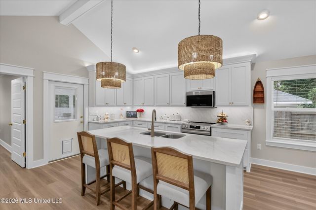 975 Luawai Way, Diamondhead, MS 39525