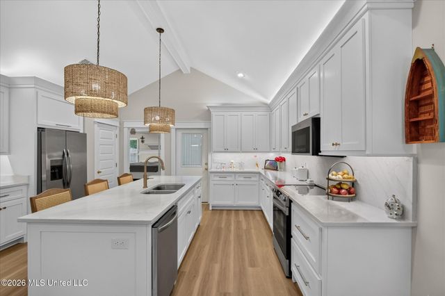 975 Luawai Way, Diamondhead, MS 39525