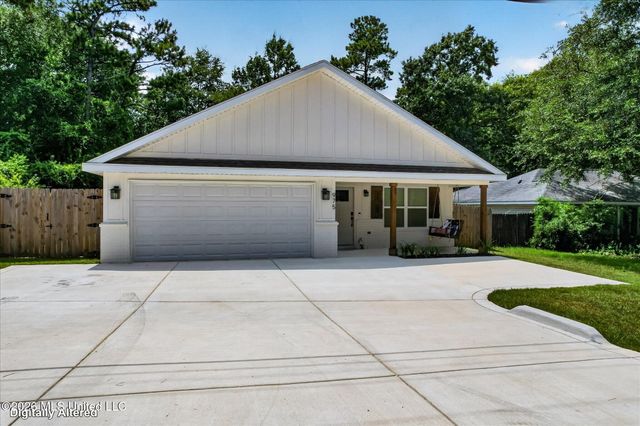 975 Luawai Way, Diamondhead, MS 39525