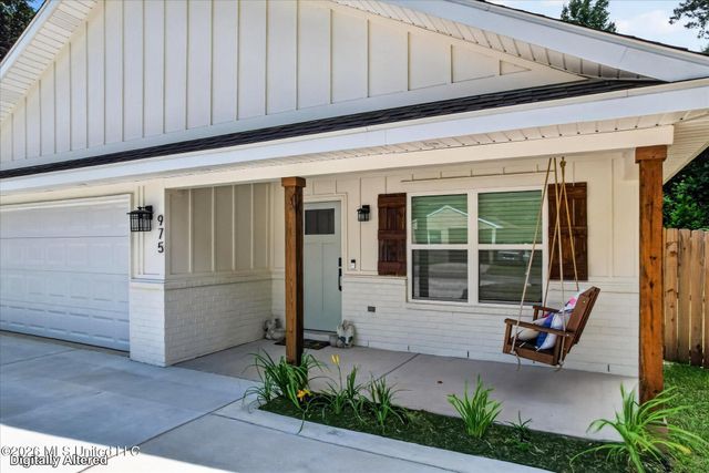 975 Luawai Way, Diamondhead, MS 39525
