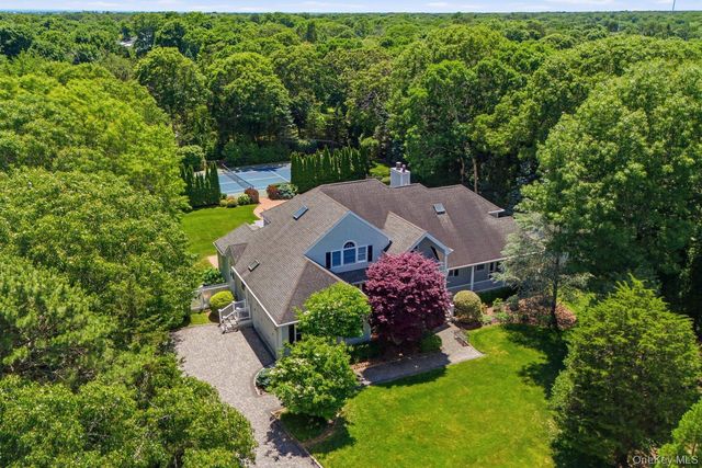 19 Cedarfield Lane, Westhampton, NY 11977