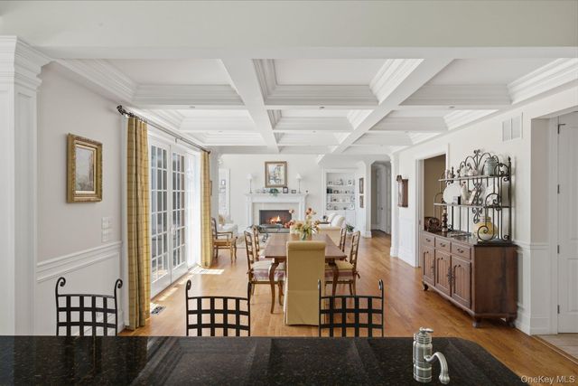 19 Cedarfield Lane, Westhampton, NY 11977