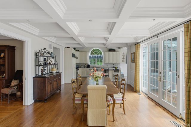 19 Cedarfield Lane, Westhampton, NY 11977
