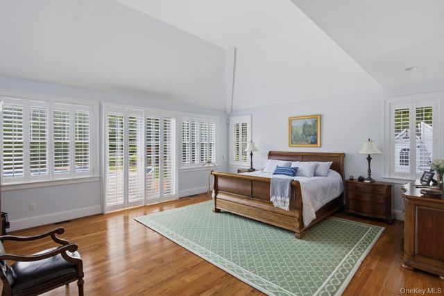 19 Cedarfield Lane, Westhampton, NY 11977