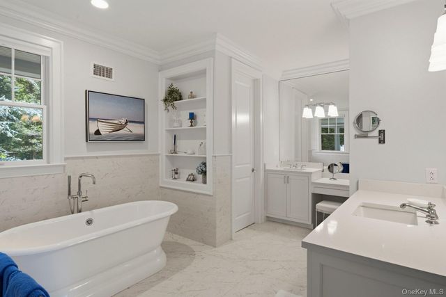 19 Cedarfield Lane, Westhampton, NY 11977