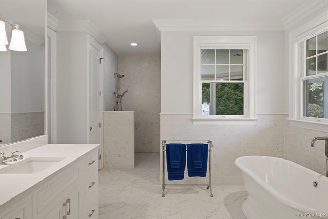 19 Cedarfield Lane, Westhampton, NY 11977