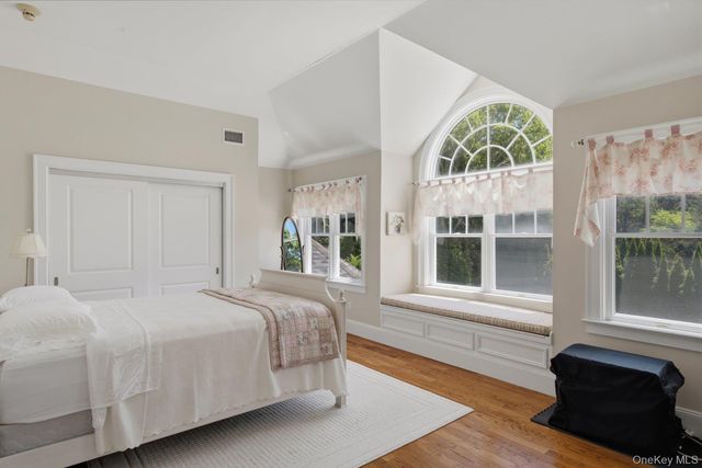 19 Cedarfield Lane, Westhampton, NY 11977