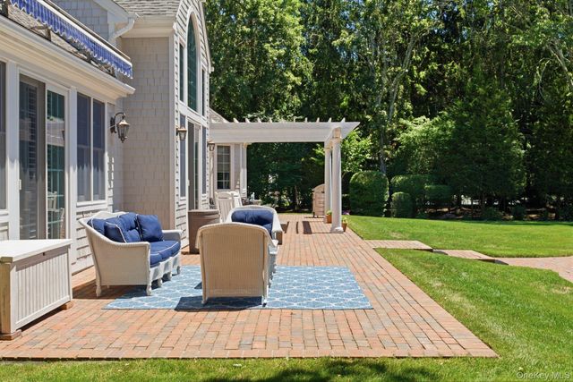 19 Cedarfield Lane, Westhampton, NY 11977