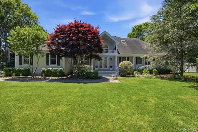 19 Cedarfield Lane, Westhampton, NY 11977