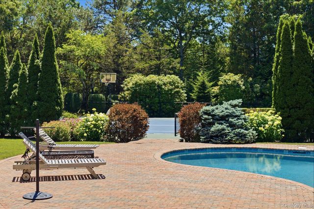 19 Cedarfield Lane, Westhampton, NY 11977