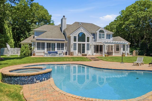 19 Cedarfield Lane, Westhampton, NY 11977