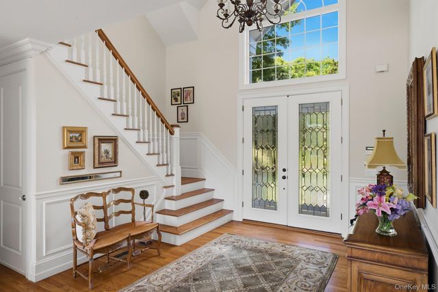 19 Cedarfield Lane, Westhampton, NY 11977