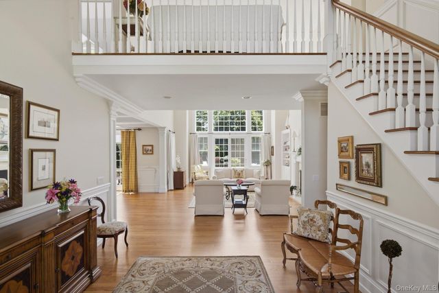 19 Cedarfield Lane, Westhampton, NY 11977