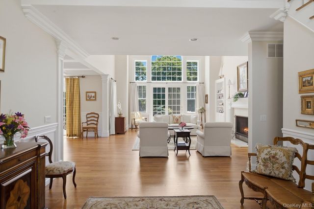 19 Cedarfield Lane, Westhampton, NY 11977