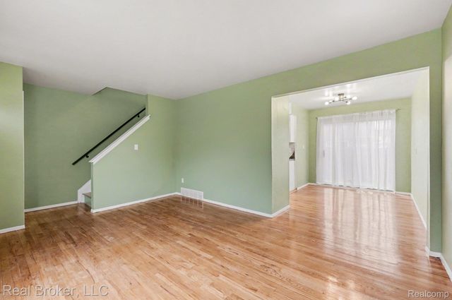 27618 Marcia Avenue, Warren, MI 48093