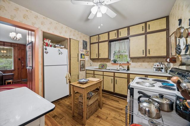 705 W 34th Street, Houston, TX 77018