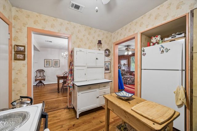 705 W 34th Street, Houston, TX 77018