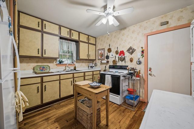 705 W 34th Street, Houston, TX 77018