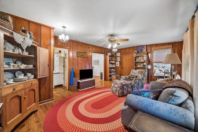 705 W 34th Street, Houston, TX 77018
