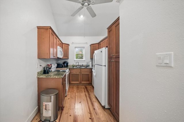 705 W 34th Street, Houston, TX 77018