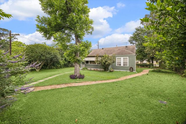 705 W 34th Street, Houston, TX 77018