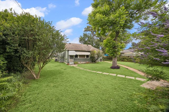 705 W 34th Street, Houston, TX 77018