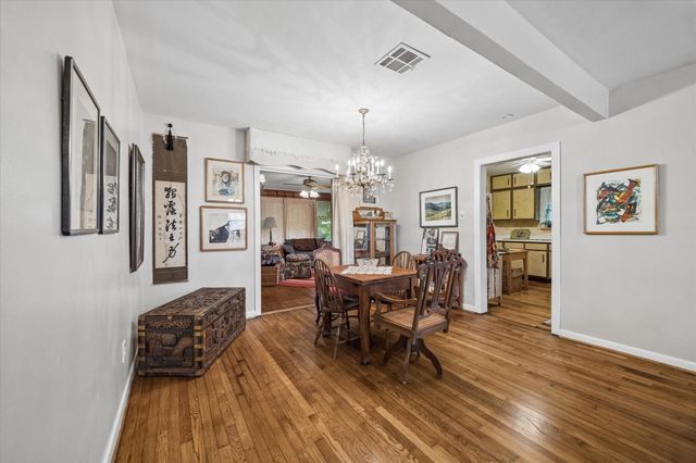705 W 34th Street, Houston, TX 77018