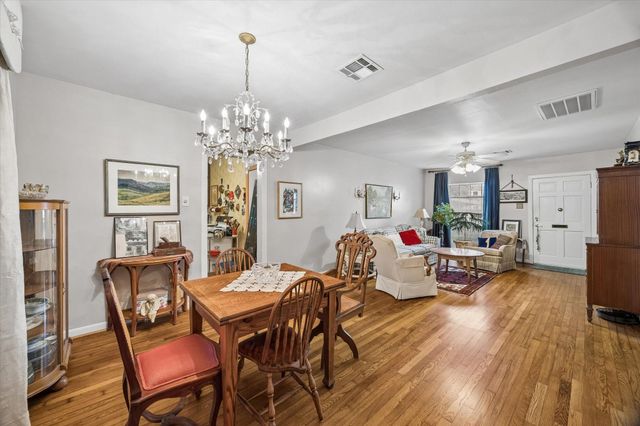 705 W 34th Street, Houston, TX 77018