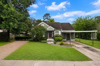 705 W 34th Street, Houston, TX 77018