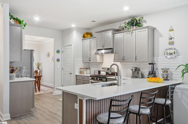 1 Woodcross Drive, Simpsonville, SC 29681