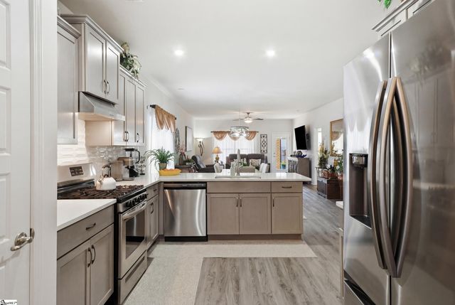 1 Woodcross Drive, Simpsonville, SC 29681