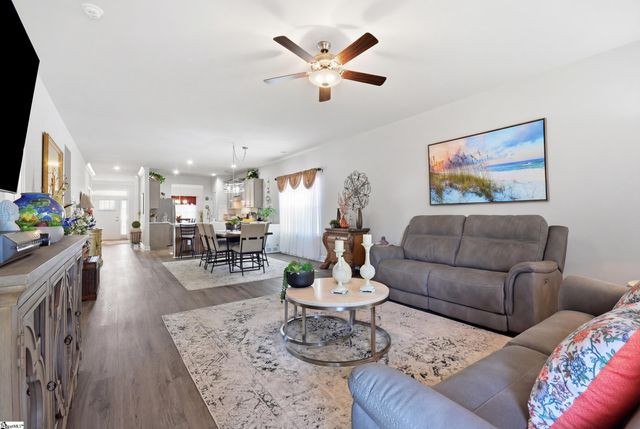 1 Woodcross Drive, Simpsonville, SC 29681