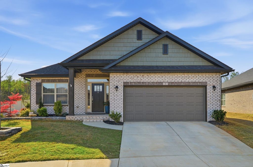 1 Woodcross Drive, Simpsonville, SC 29681