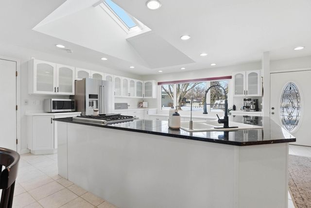 10405 99th Place N, Maple Grove, MN 55369