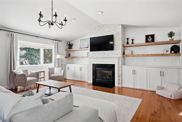 10405 99th Place N, Maple Grove, MN 55369