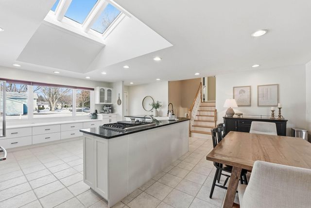 10405 99th Place N, Maple Grove, MN 55369