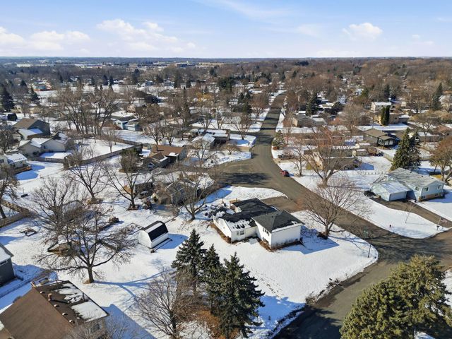 10405 99th Place N, Maple Grove, MN 55369