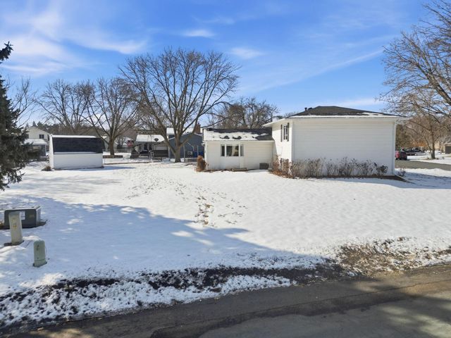 10405 99th Place N, Maple Grove, MN 55369