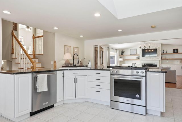 10405 99th Place N, Maple Grove, MN 55369