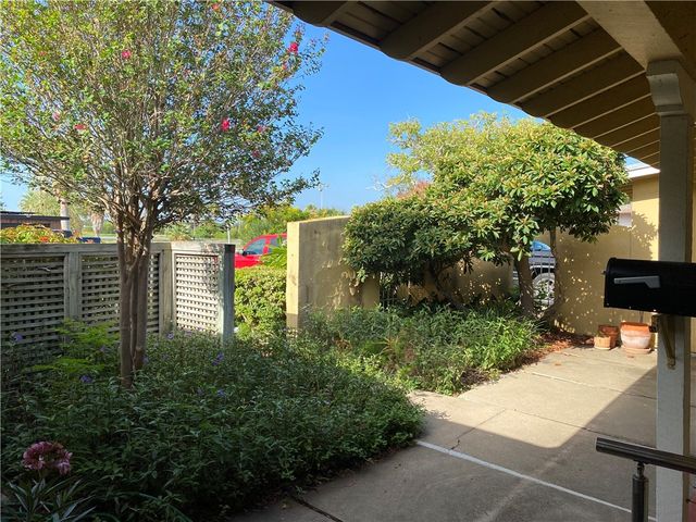 7110 Pharaoh Dr, Corpus Christi, TX 78412