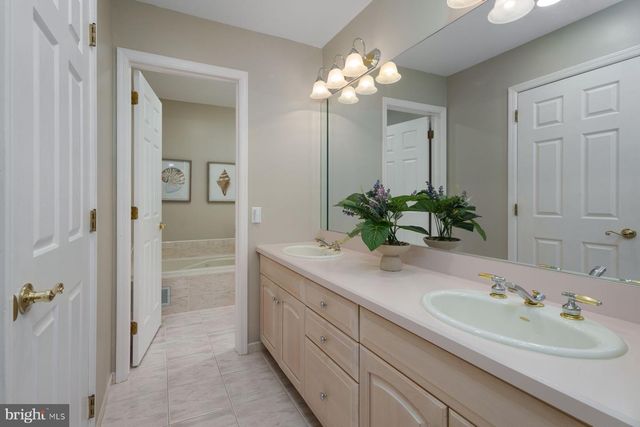 128 BUTLER RD, Franklin Park, NJ 08823