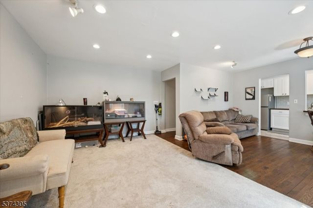 46 D Parkway Village, Cranford Twp., NJ 07016