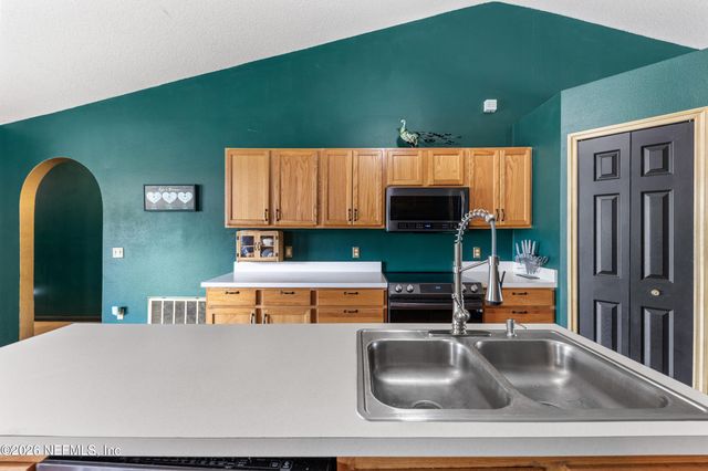 7187 OXFORDSHIRE Avenue, Jacksonville, FL 32219