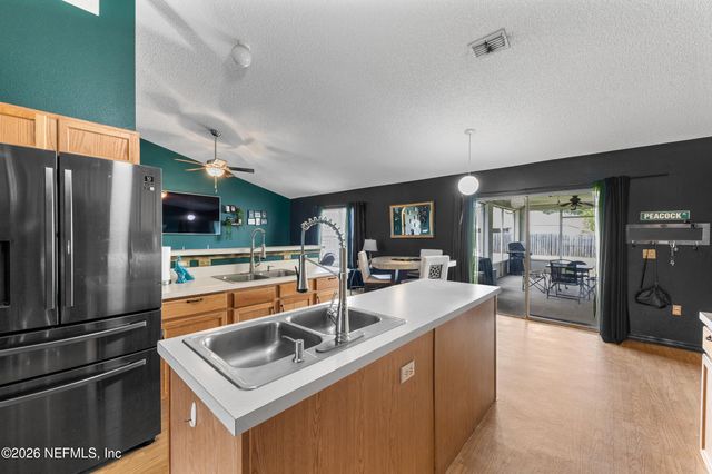 7187 OXFORDSHIRE Avenue, Jacksonville, FL 32219