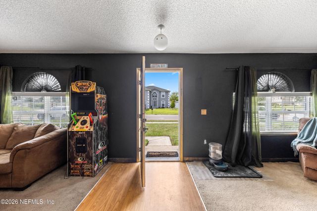 7187 OXFORDSHIRE Avenue, Jacksonville, FL 32219