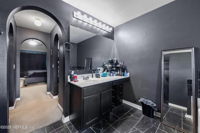 7187 OXFORDSHIRE Avenue, Jacksonville, FL 32219
