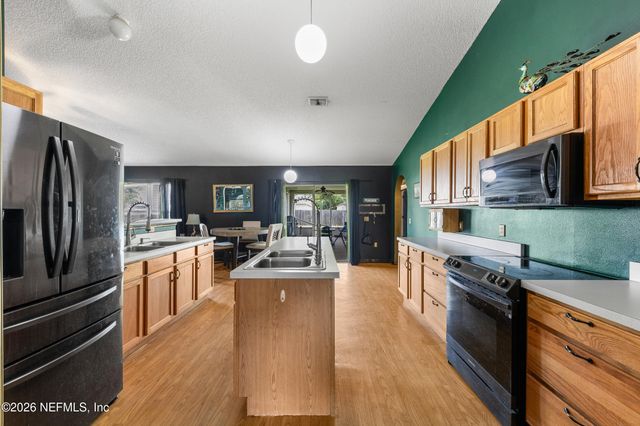 7187 OXFORDSHIRE Avenue, Jacksonville, FL 32219